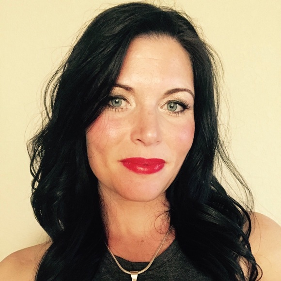 Meet your Posher, Sarah - Picture 1 of 1